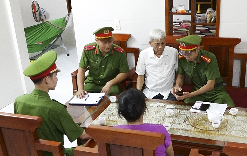 Đồng Phú-"Nước rút" kích hoạt tài khoản định danh điện tử