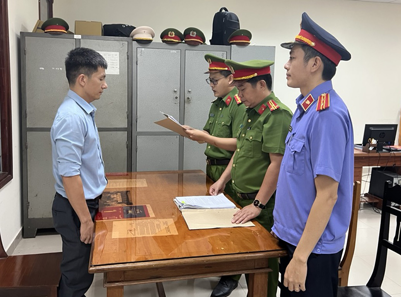 Khởi tố 2 phó giám đốc trung tâm đăng kiểm về hành vi nhận hối lộ