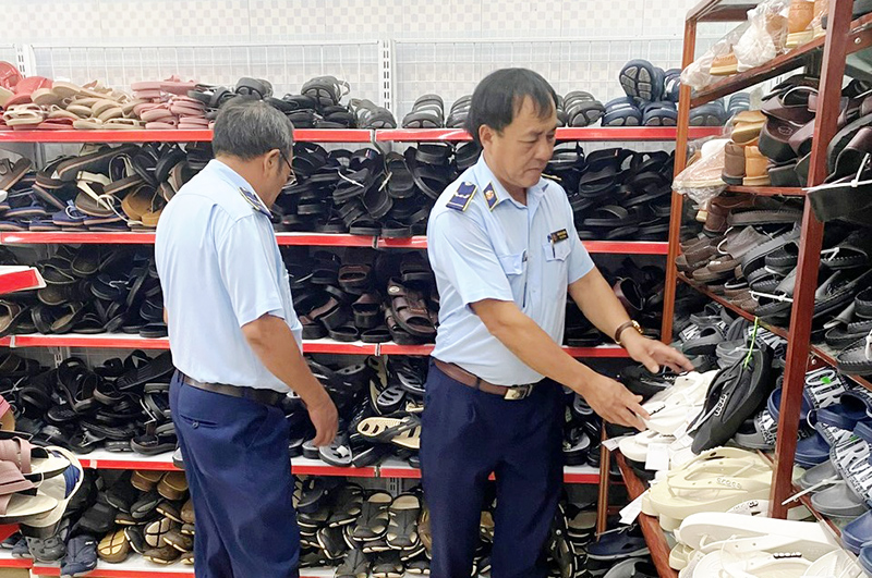 Phát hiện, xử lý 230 vụ vi phạm về hàng hóa