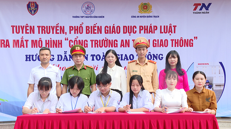 Tuyên truyền, phổ biến pháp luật cho gần 1.500 giáo viên, học sinh