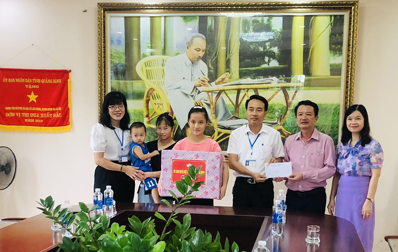 Thực hiện các chương trình an sinh xã hội với tổng trị giá trên 12 tỷ đồng