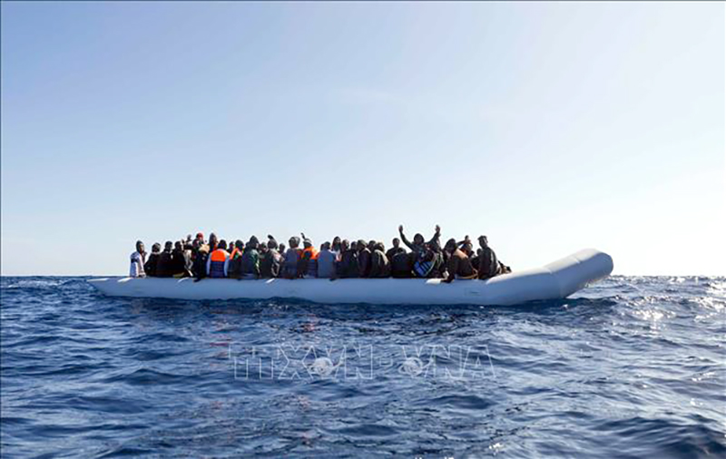 Ít nhất 61 người di cư mất tích ngoài khơi Libya