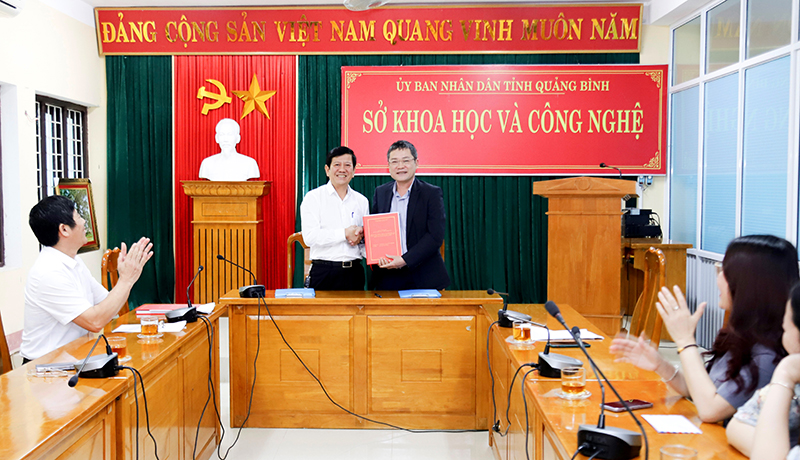 Chuyển giao 9 nhiệm vụ khoa học-công nghệ cho 13 đơn vị