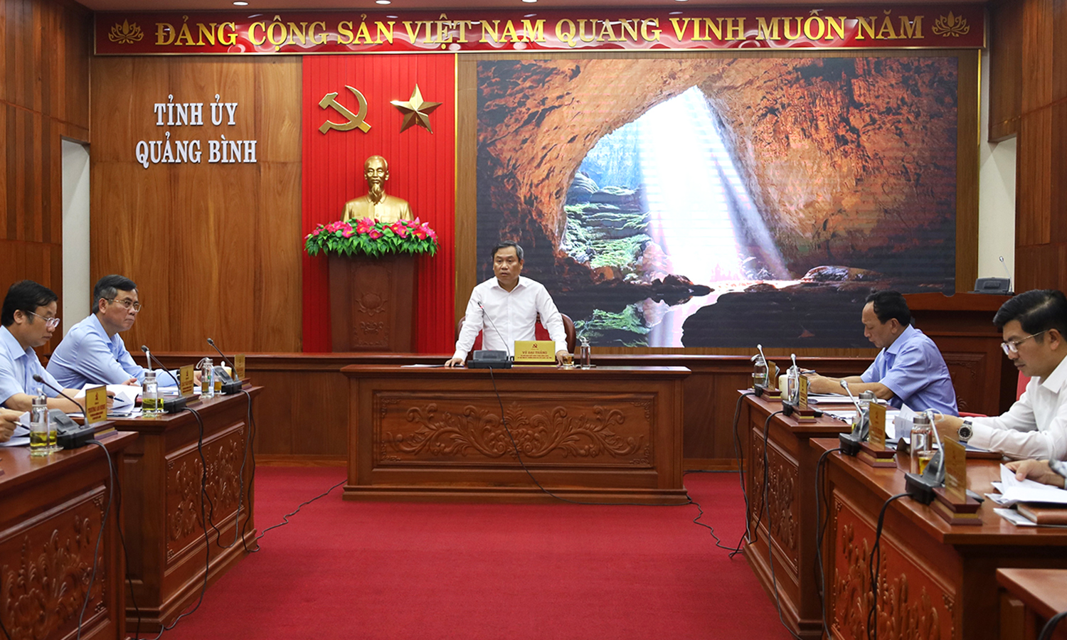 Tập trung lãnh đạo, chỉ đạo thực hiện nhiệm vụ trọng tâm quý II/2024