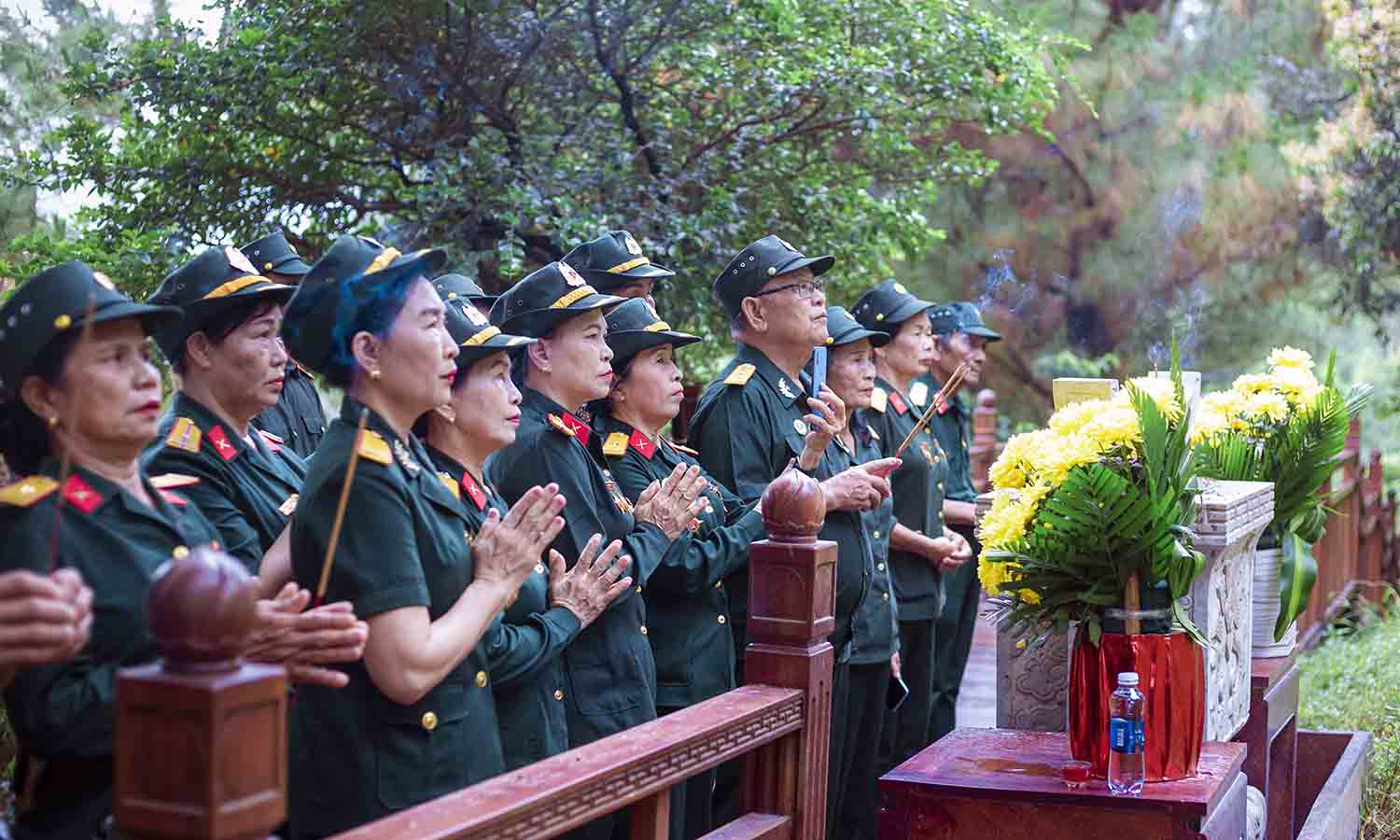 Hàng nghìn người dân tri ân Đại tướng Võ Nguyên Giáp