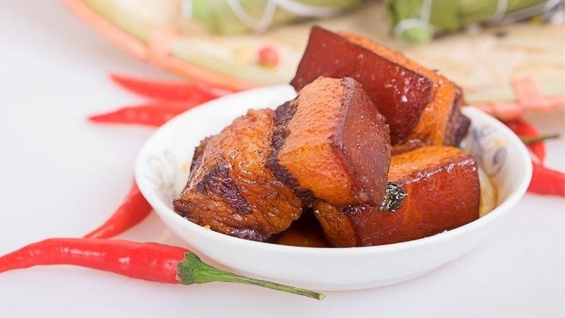 Bí quyết nấu món thịt kho tàu bằng bếp từ ngon đậm vị