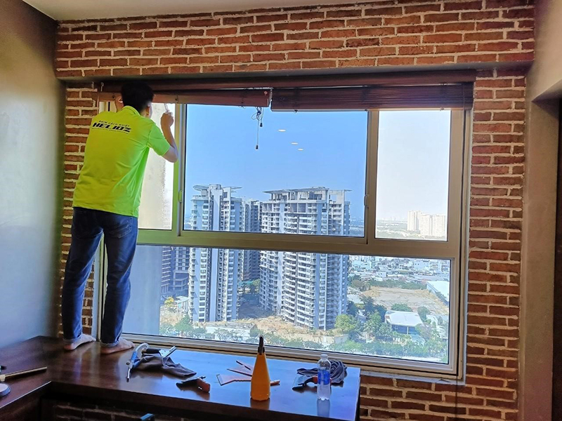 Dán phim cách nhiệt cửa sổ - Chống nóng tối ưu, bảo vệ an toàn