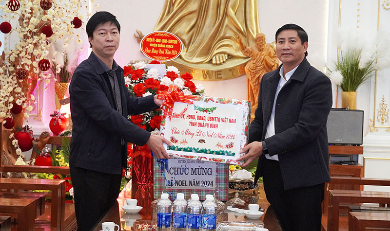 Thăm, chúc mừng nhân dịp lễ Giáng sinh 2024
