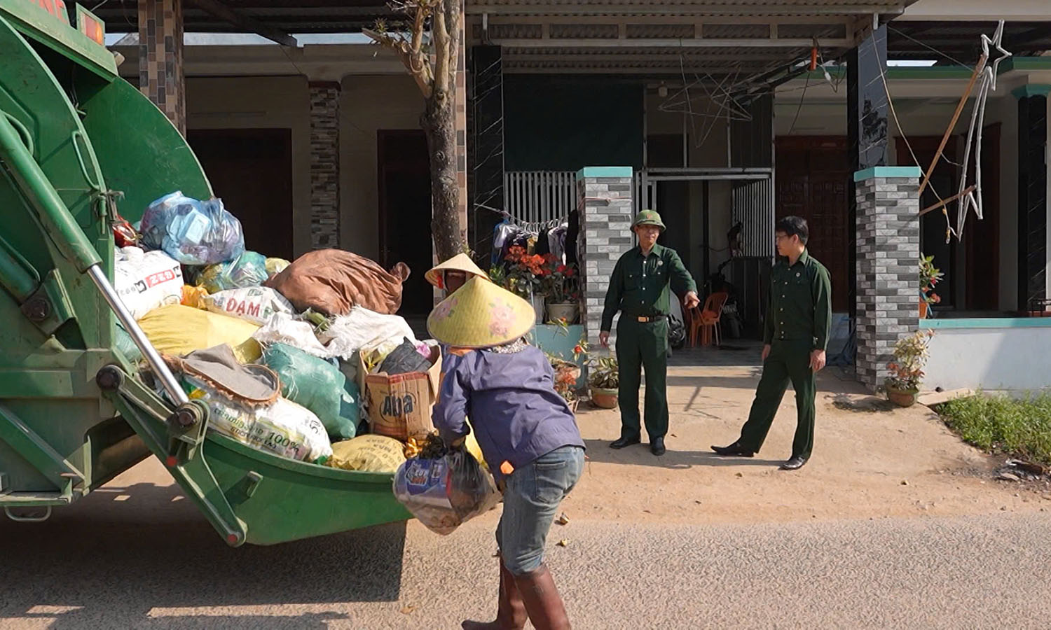 Cựu chiến binh tích cực tham gia xây dựng nông thôn mới