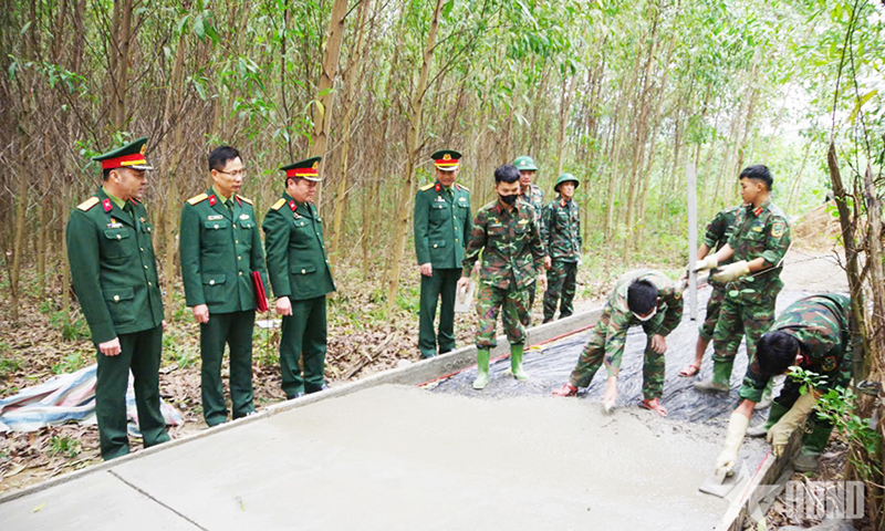 Đường quân dân kiểu mẫu