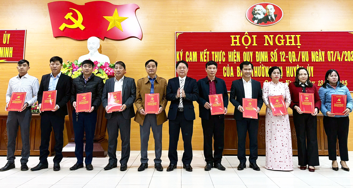 Quảng Ninh: 21 cán bộ ký cam kết thực hiện chức trách, nhiệm vụ được giao