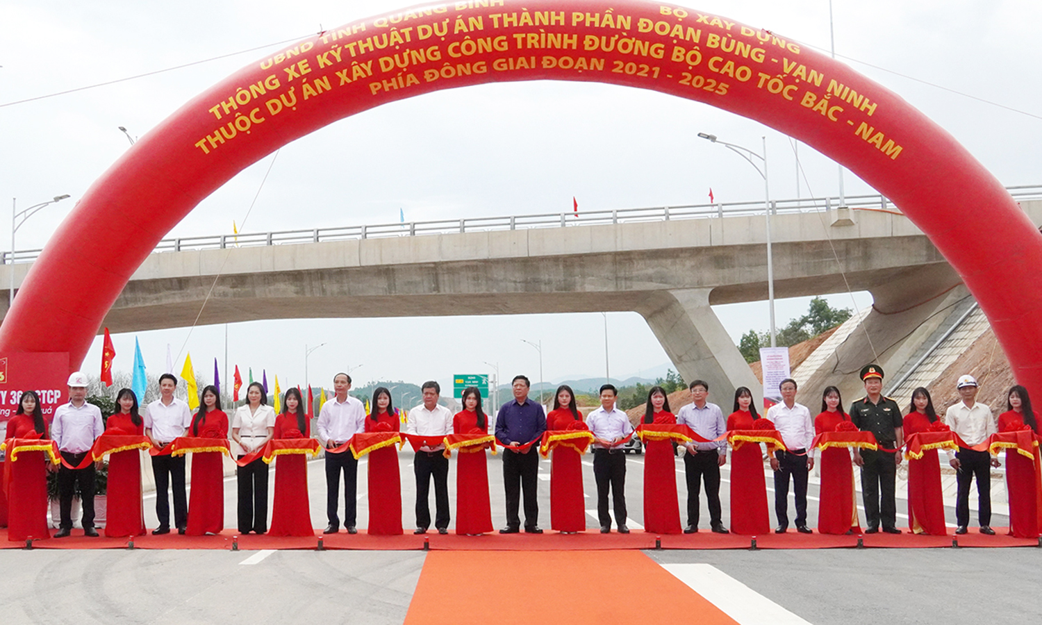 Thông xe kỹ thuật dự án thành phần cao tốc Bắc-Nam đoạn Bùng-Vạn Ninh