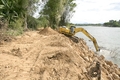 Gần 94 tỉ đồng xây lắp kè chống sạt lở bờ sông Thạch Hãn
