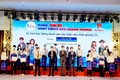 Một tân sinh viên Quảng Trị nhận học bổng hơn 500 triệu đồng