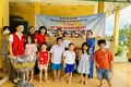 Tặng quà trị giá 100 triệu đồng cho hộ nghèo, trẻ khuyết tật ở TP. Đông Hà