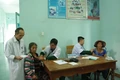 Khám, cấp phát thuốc các bệnh về mắt miễn phí cho cán bộ, chiến sĩ và người dân huyện đảo Cồn Cỏ