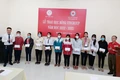Trao học bổng, khen thưởng cho học sinh, sinh viên