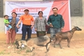 Trao tặng 1.500 ngan giống tạo sinh kế cho 50 gia đình khó khăn ở xã Thuận