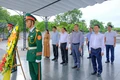 Trưởng Ban Nội chính Trung ương Phan Đình Trạc thăm, tặng quà cho người có công ở huyện Gio Linh