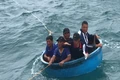 Kịp thời cứu 2 thuyền viên gặp nạn trên biển 