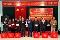 Tặng hơn 400 suất quà cho các gia đình, học sinh có hoàn cảnh khó khăn ở xã Ba Lòng