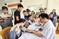 Khám, cấp phát thuốc các bệnh về mắt miễn phí cho cán bộ, chiến sĩ và người dân huyện đảo Cồn Cỏ