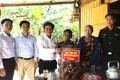 Phó Chủ tịch Thường trực UBND tỉnh thăm, tặng quà gia đình chính sách