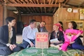 Phó Chủ tịch UBND tỉnh Lê Đức Tiến thăm, tặng quà gia đình chính sách