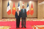 Hai nhà khoa học gốc Việt thăng hạng Huân chương Bắc đẩu bội tinh lên hạng Sỹ quan