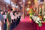 Dâng hương tưởng niệm Chủ tịch Hồ Chí Minh và các anh hùng liệt sĩ
