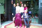 Không còn hai quê...