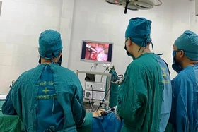 Phẫu thuật nội soi cấp cứu thành công một trường hợp hiếm gặp