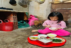 Hoàn cảnh éo le của gia đình chị Nhi