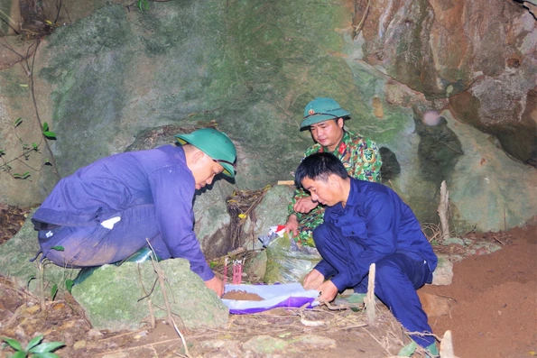 Hướng Hóa: Quy tập 24 hài cốt liệt sĩ ở trong hang đá, bên sườn núi