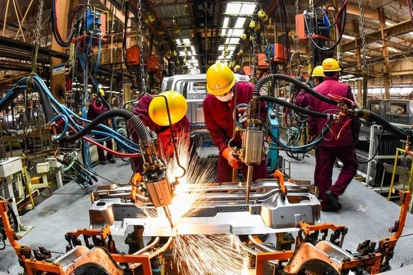 Lợi nhuận công nghiệp của Trung Quốc sụt giảm do đâu?